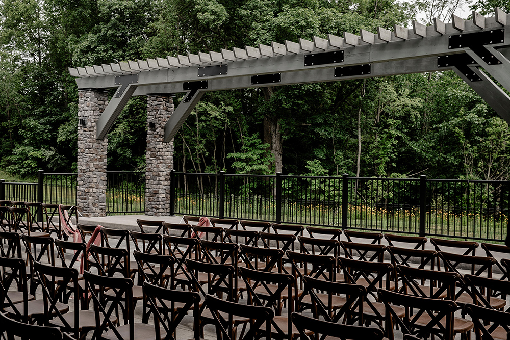 Akron Wedding Venues with Outdoor Ceremony Space