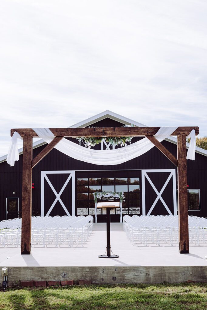 birdseye barn outdoor ceremony space
