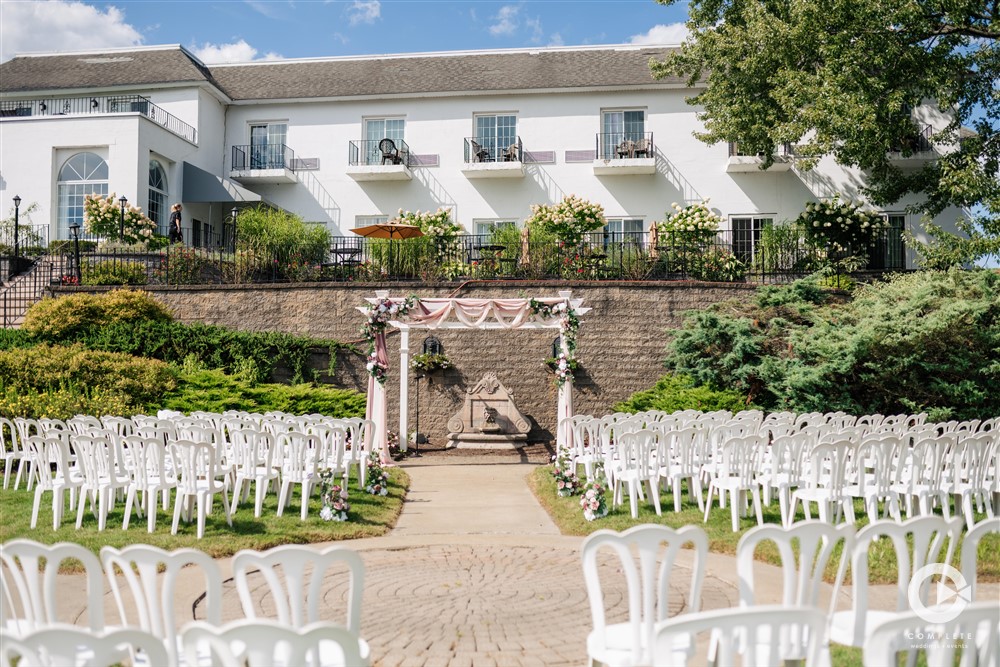 How to Choose a Wedding Style Without Pinterest Overload