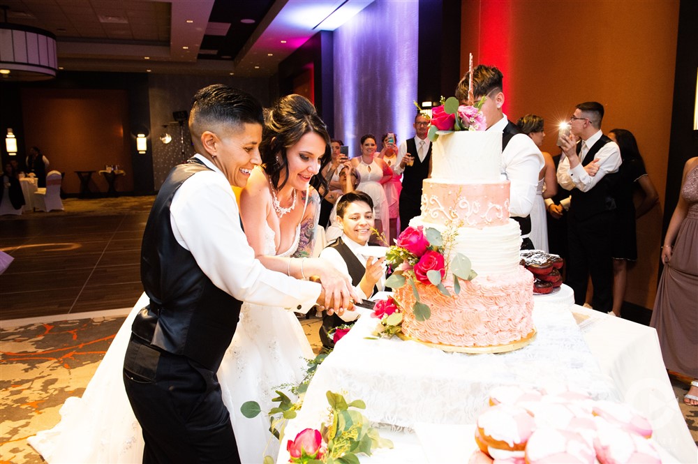 Your Wedding Planning Budget: Should it Stay or Should it Go? Albuquerque wedding photographer Santa Ana Star Casino cake cutting