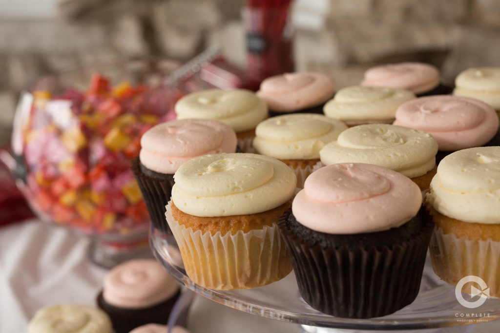Cupcakes and starburst dessert table