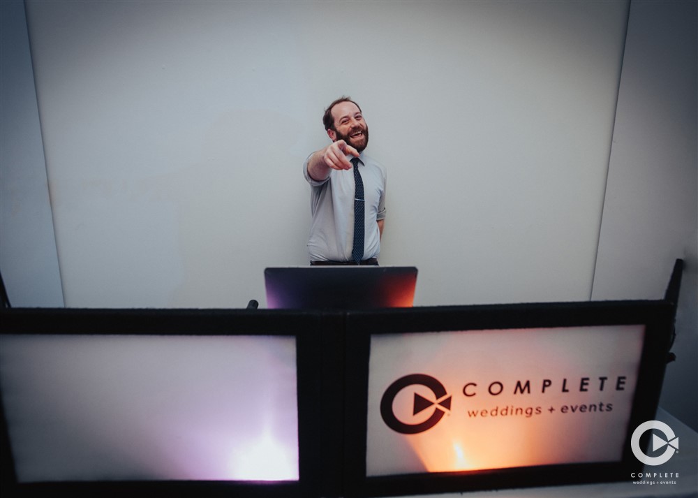 How Professional Wedding DJs in Baton Rouge Manage Song Requests