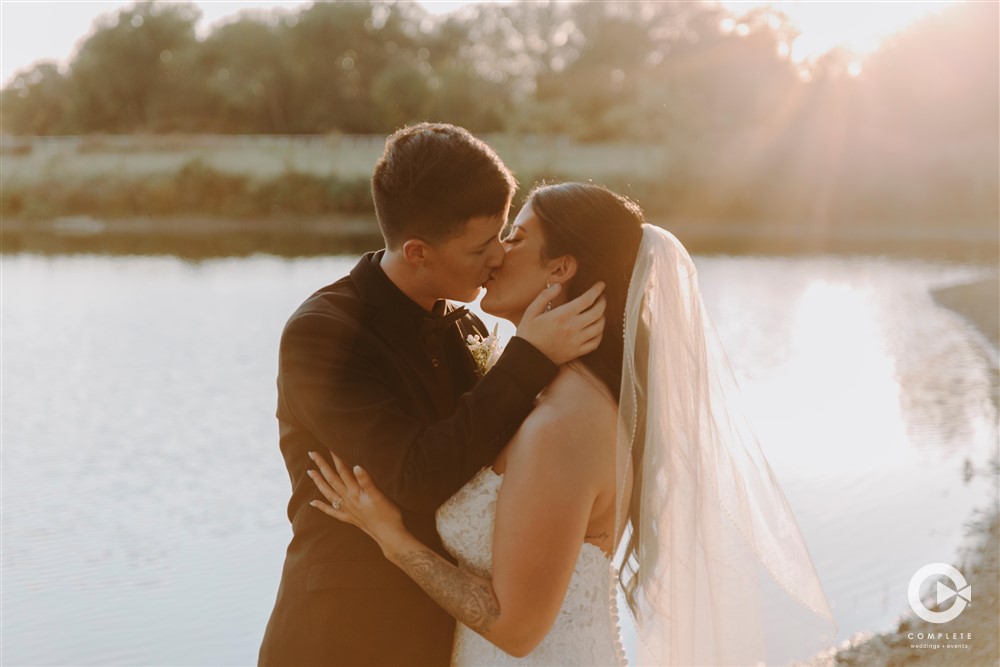 save money on wedding costs