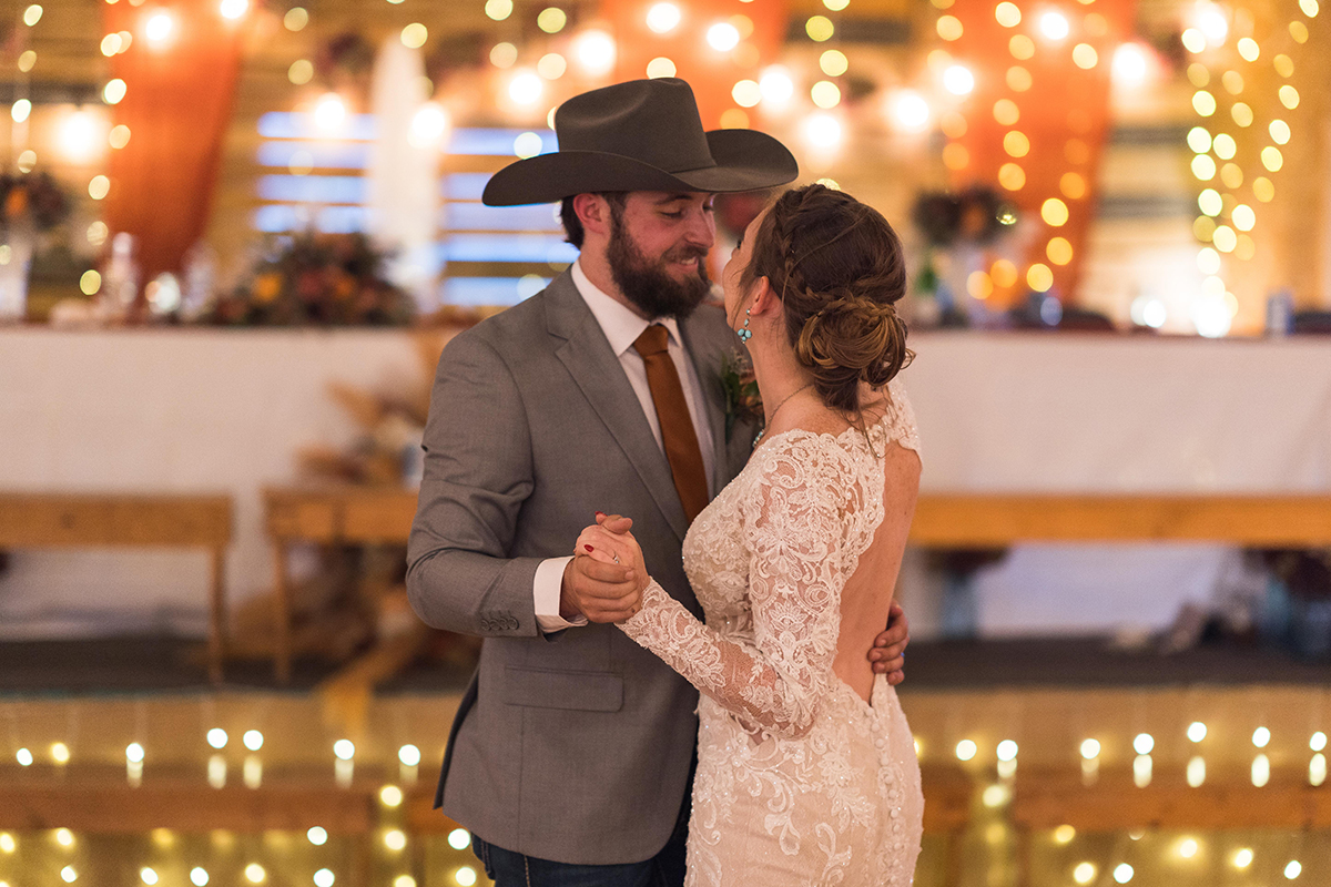 Wedding Larson's Barn