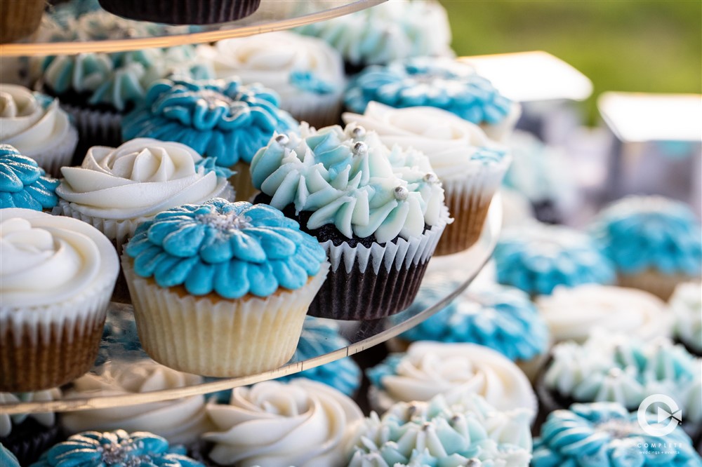 blue cupcakes wedding desserts