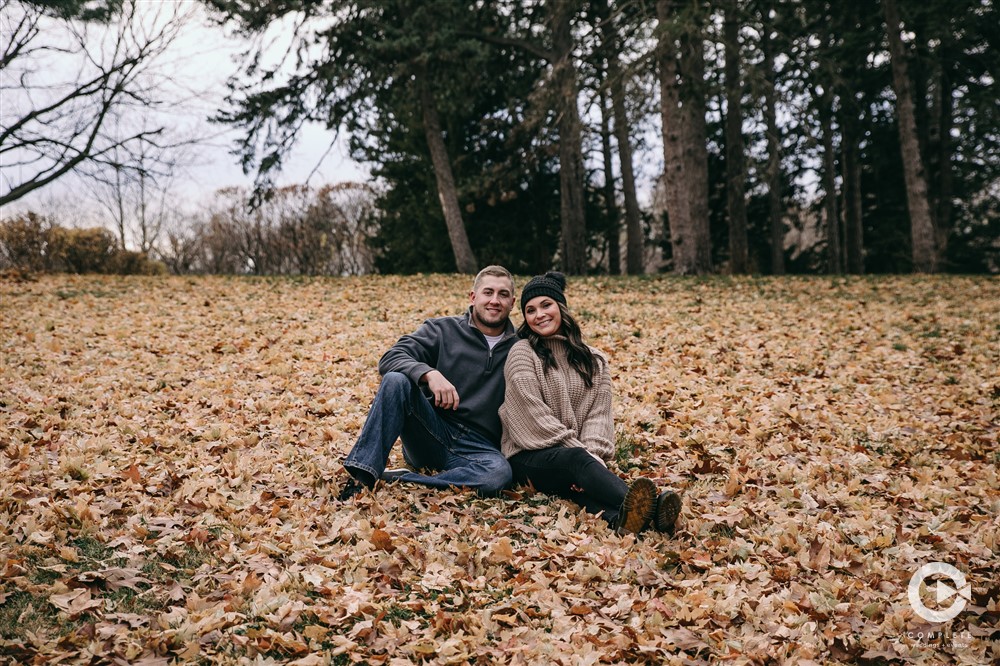 What to Wear for Engagement Photos in Brainerd, MN