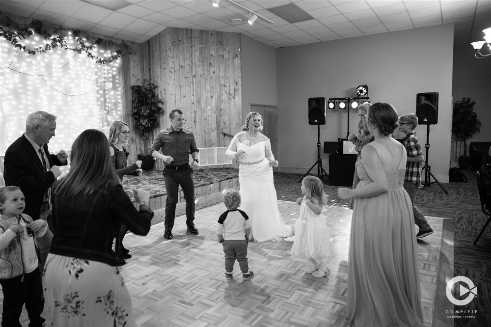 Black and white photo of Brainerd, MN wedding reception