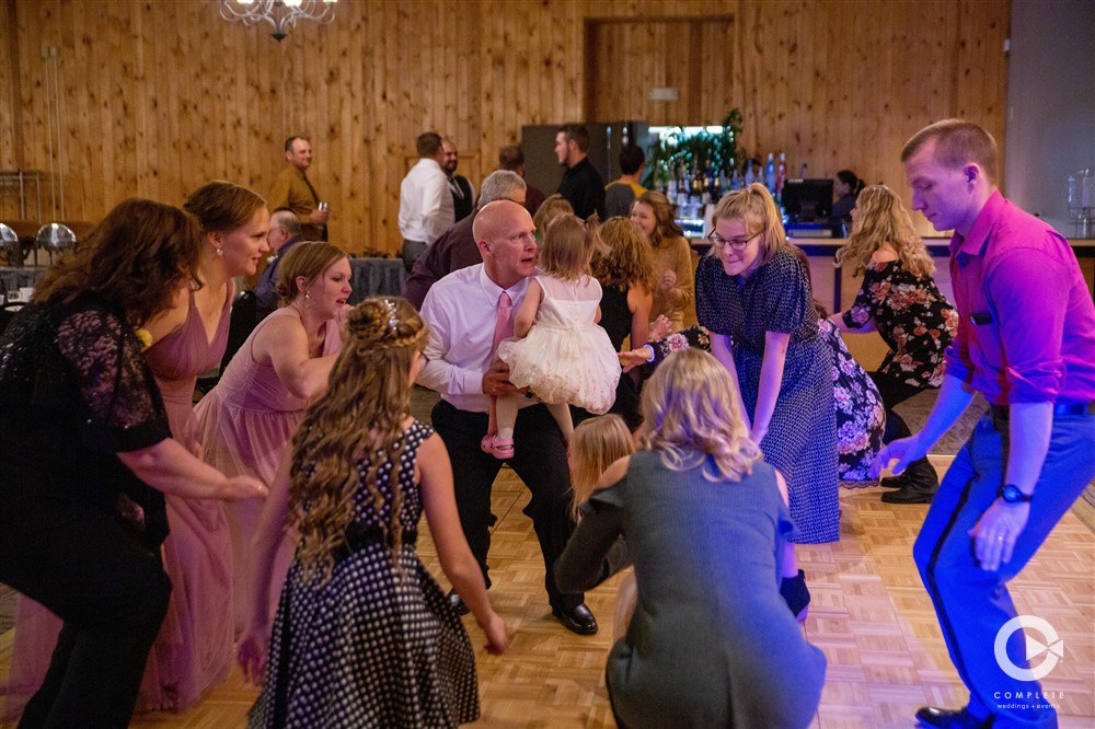 Crowd on the Dance floor in Brainerd, MN wedding reception