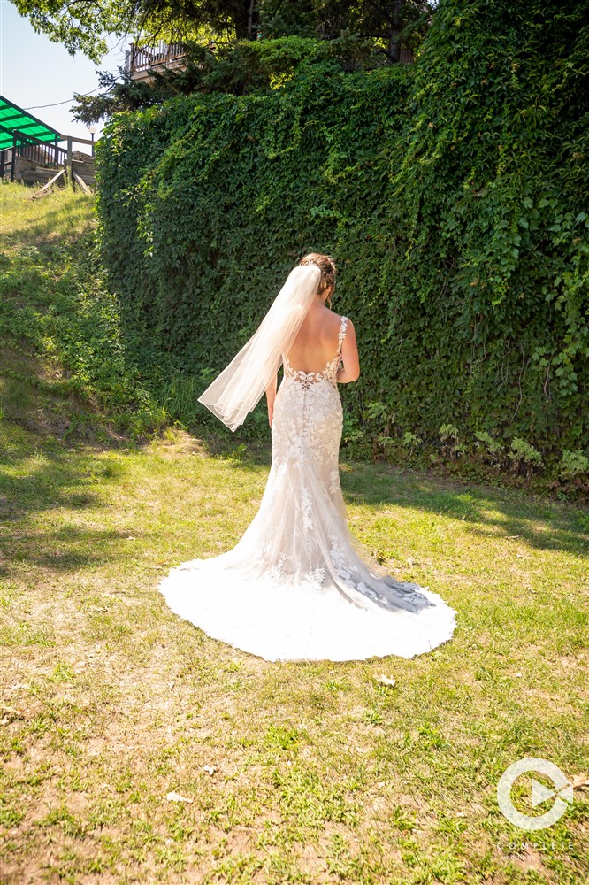 bride's dress
