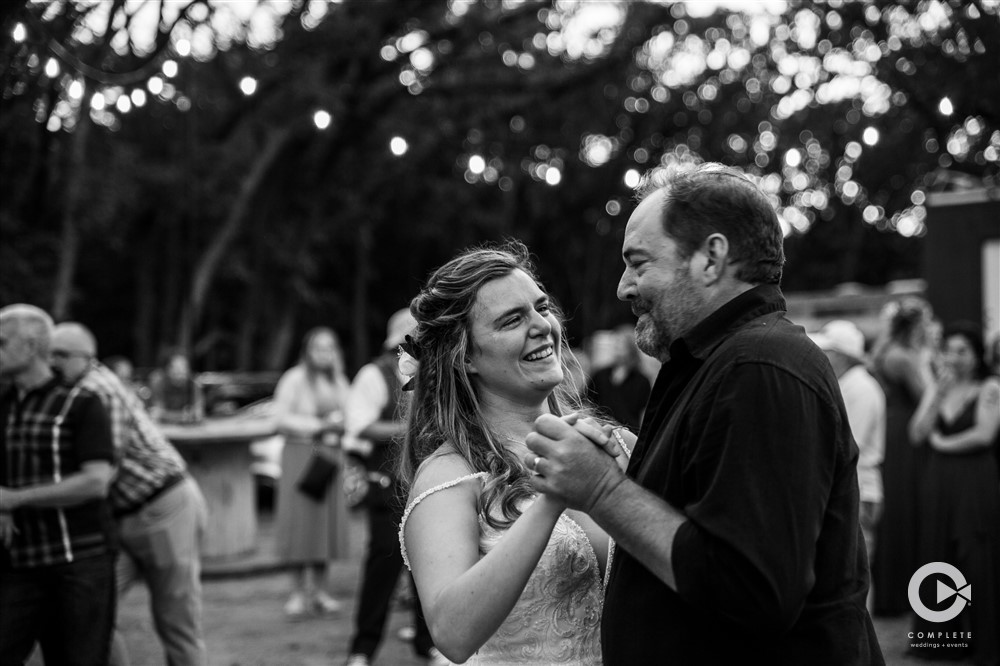 father daughter dance at wedding