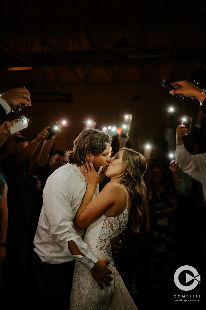 flashes on phones for wedding last dance