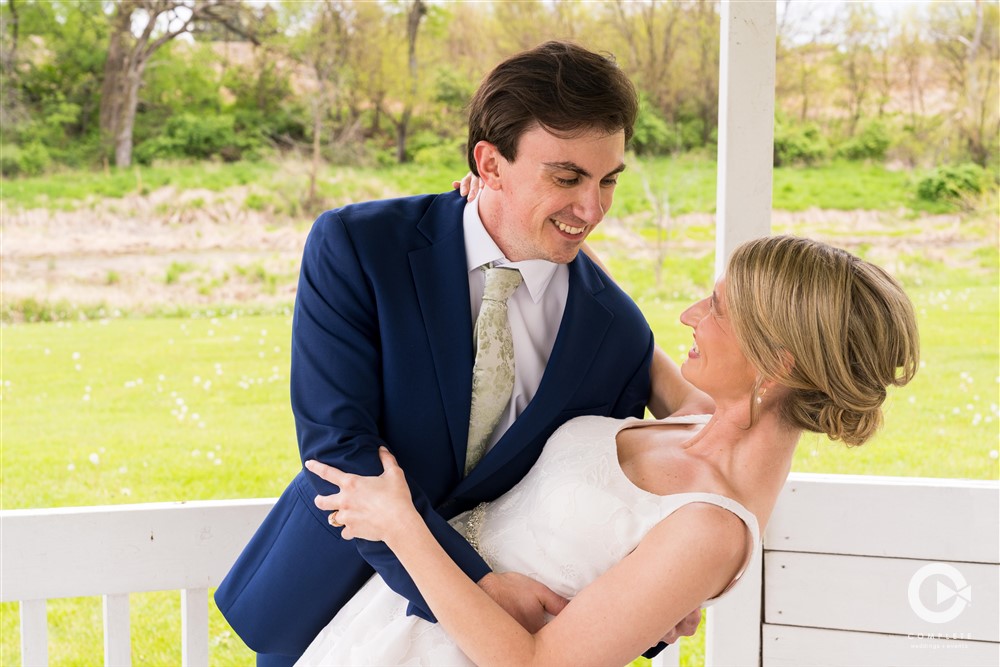 How to Create Your Wedding Guest List in Cedar Rapids (Without the Stress)