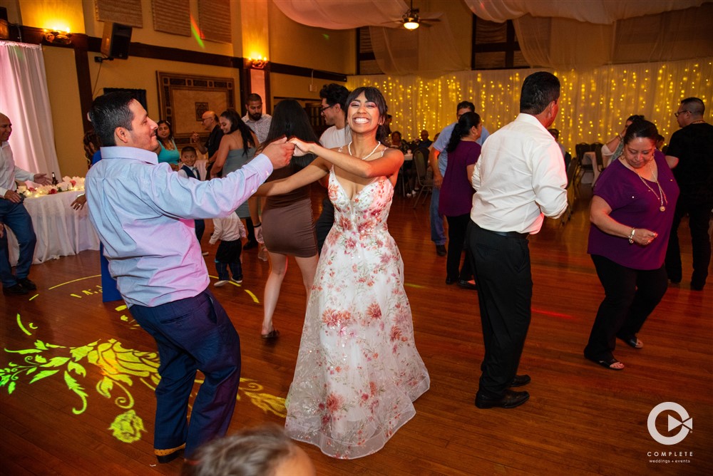 How to Find the Right Wedding Photographer in Cedar Rapids, Iowa