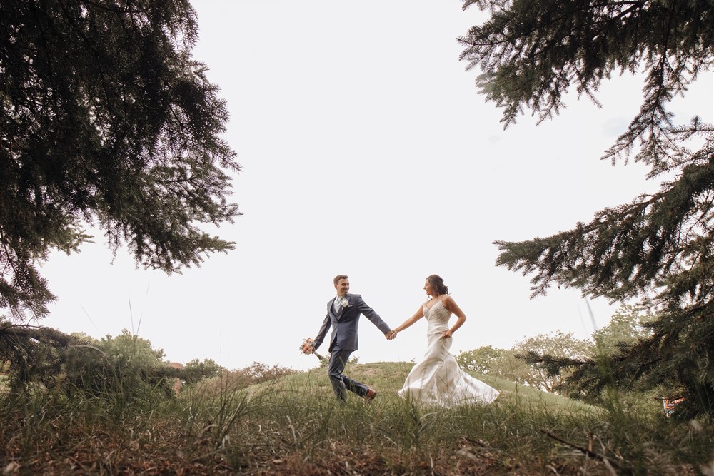 Austin + Barbara's Spring Wedding at iHotel
