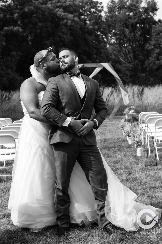 Best man and groom funny wedding photo