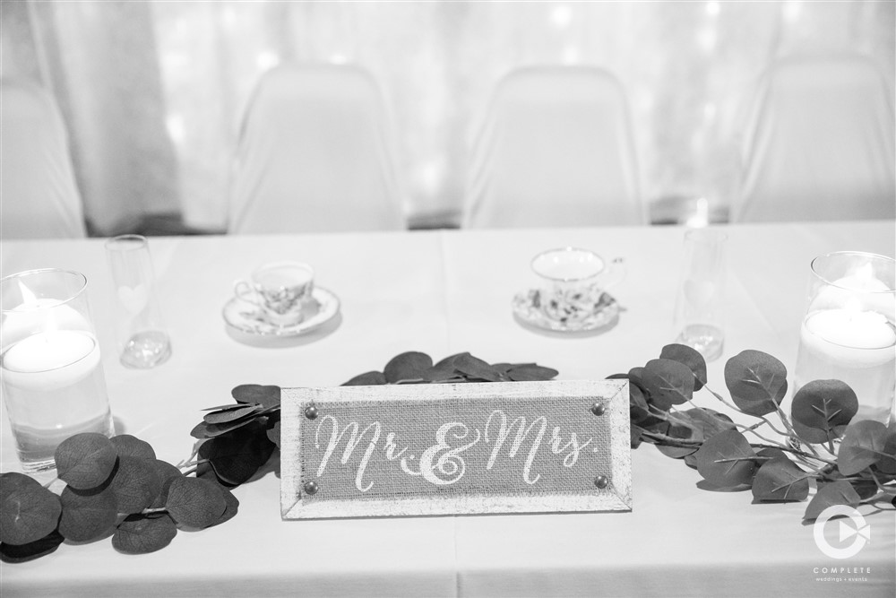 Mr & Mrs decor