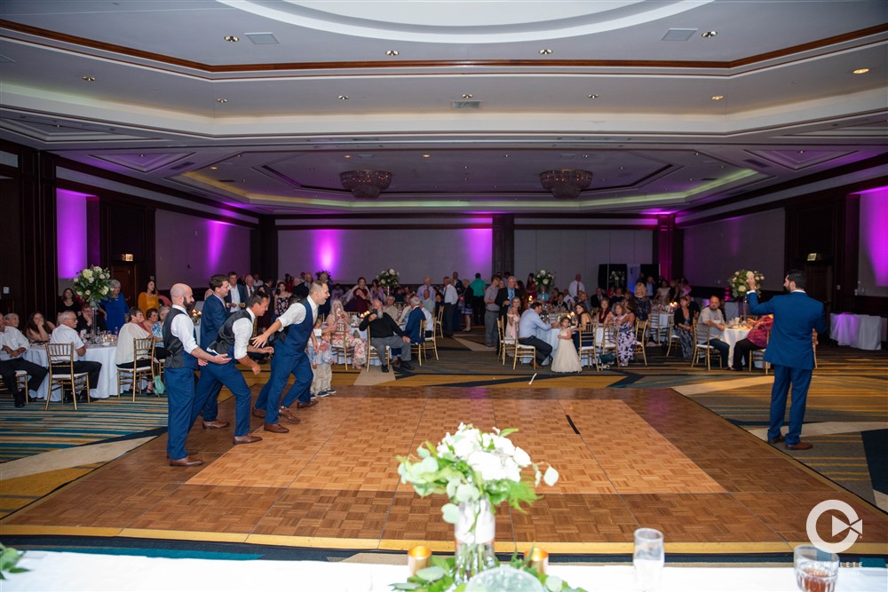 Garter Toss, Groom