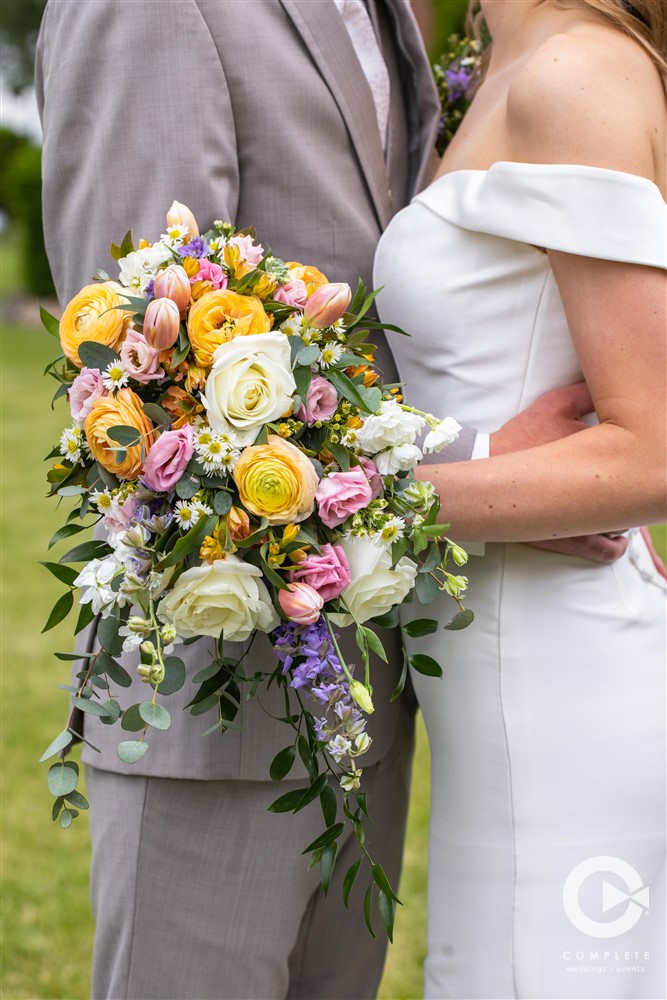 Complete Weddings + Events Photography, Wedding portraits, wedding photos, bridal bouquet