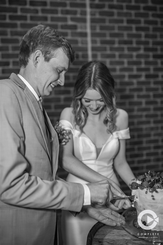 Complete Weddings + Events Photography, Wedding portraits, wedding photos, wedding reception, bride and groom cutting the cake