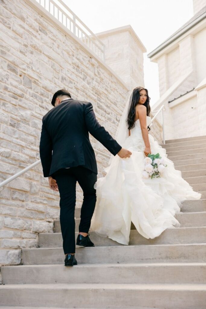 couple wedding portrait pose