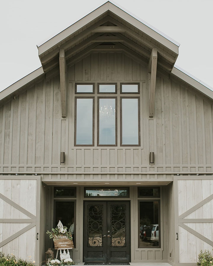 Apple Barn at Howe Farms Exterior