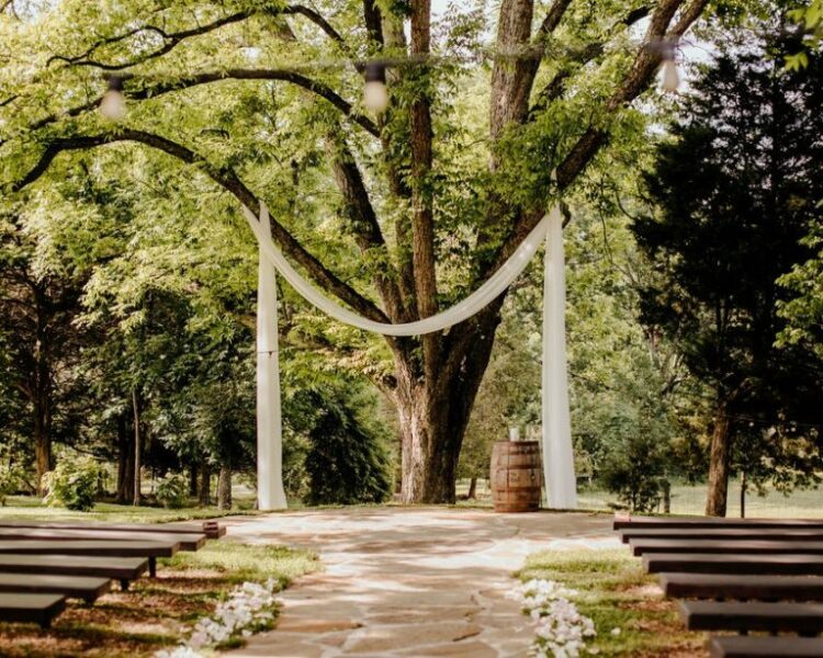 Barn Venues in Chattanooga: High Point Farms Outdoor Ceremony