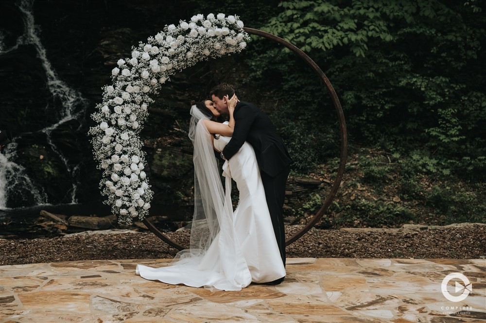 ceremony kiss