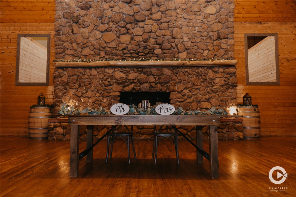 bride and groom table