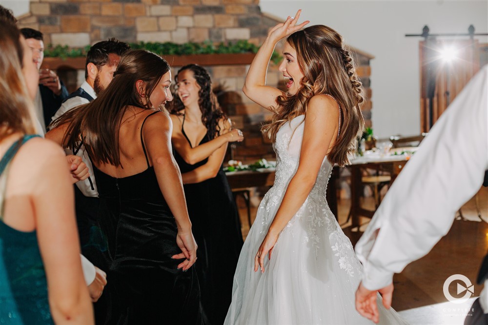 wedding party dancing!
