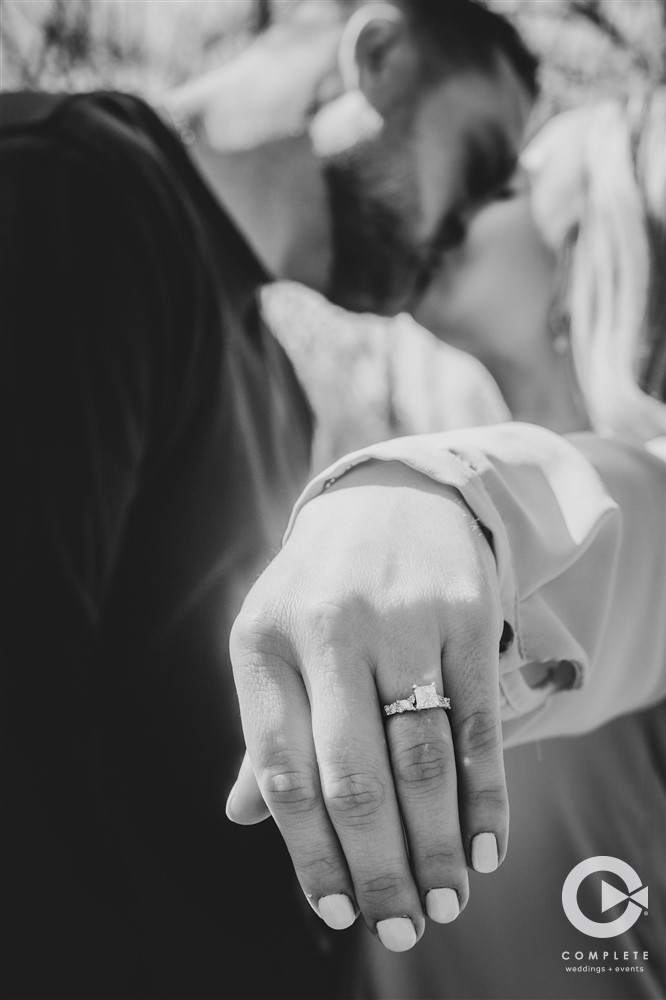 ENGAGEMENT PHOTOS, PARK BENCH, LOVE, COUPLE