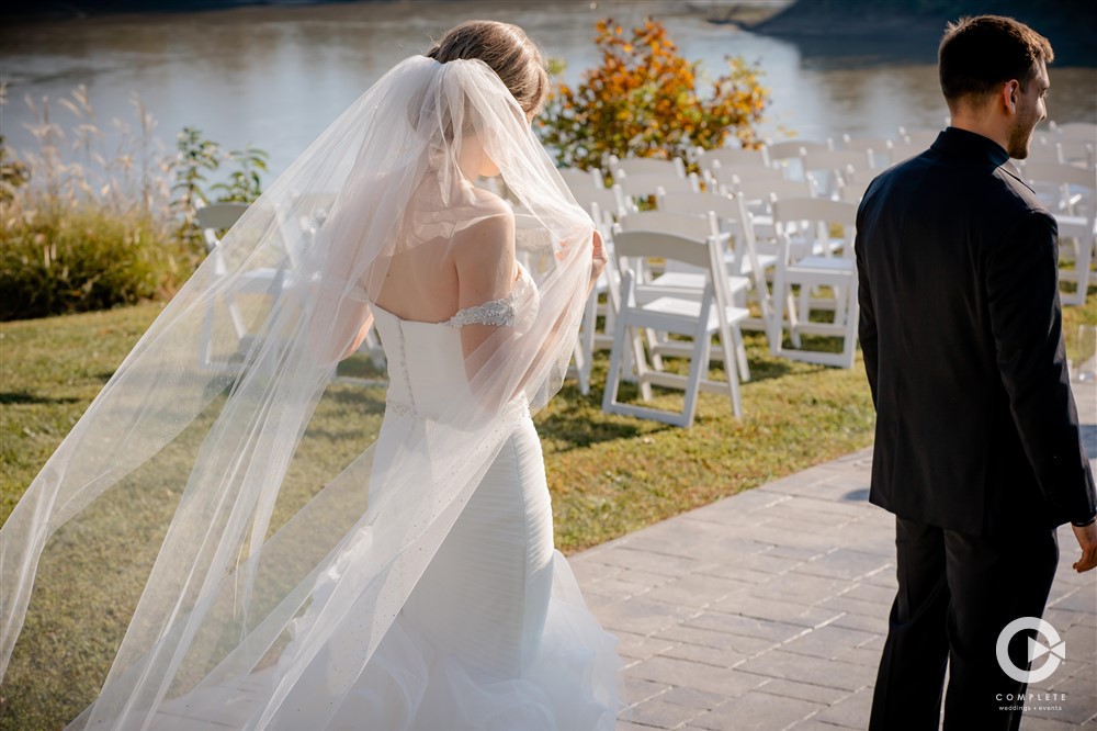 BRIDE, GROOM, FIRST LOOK, Wedding Day Shot List