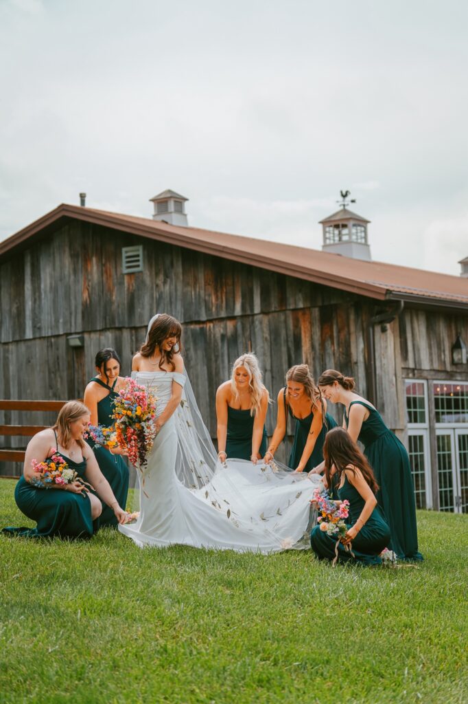 How to Coordinate Photography, DJ and Timeline for a Smooth Wedding in Columbus