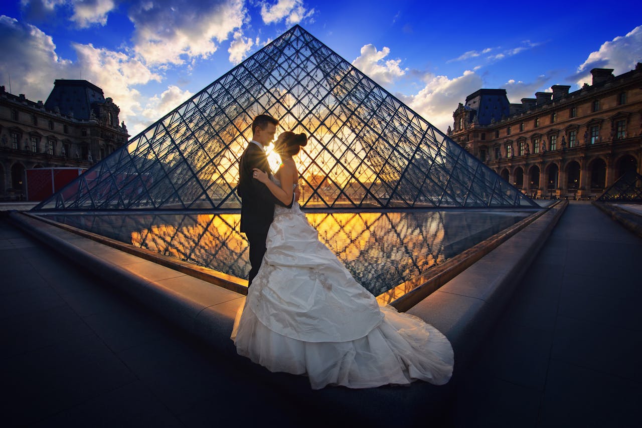 Post-Wedding Etiquette: Handling Thank-You Notes and Gifts