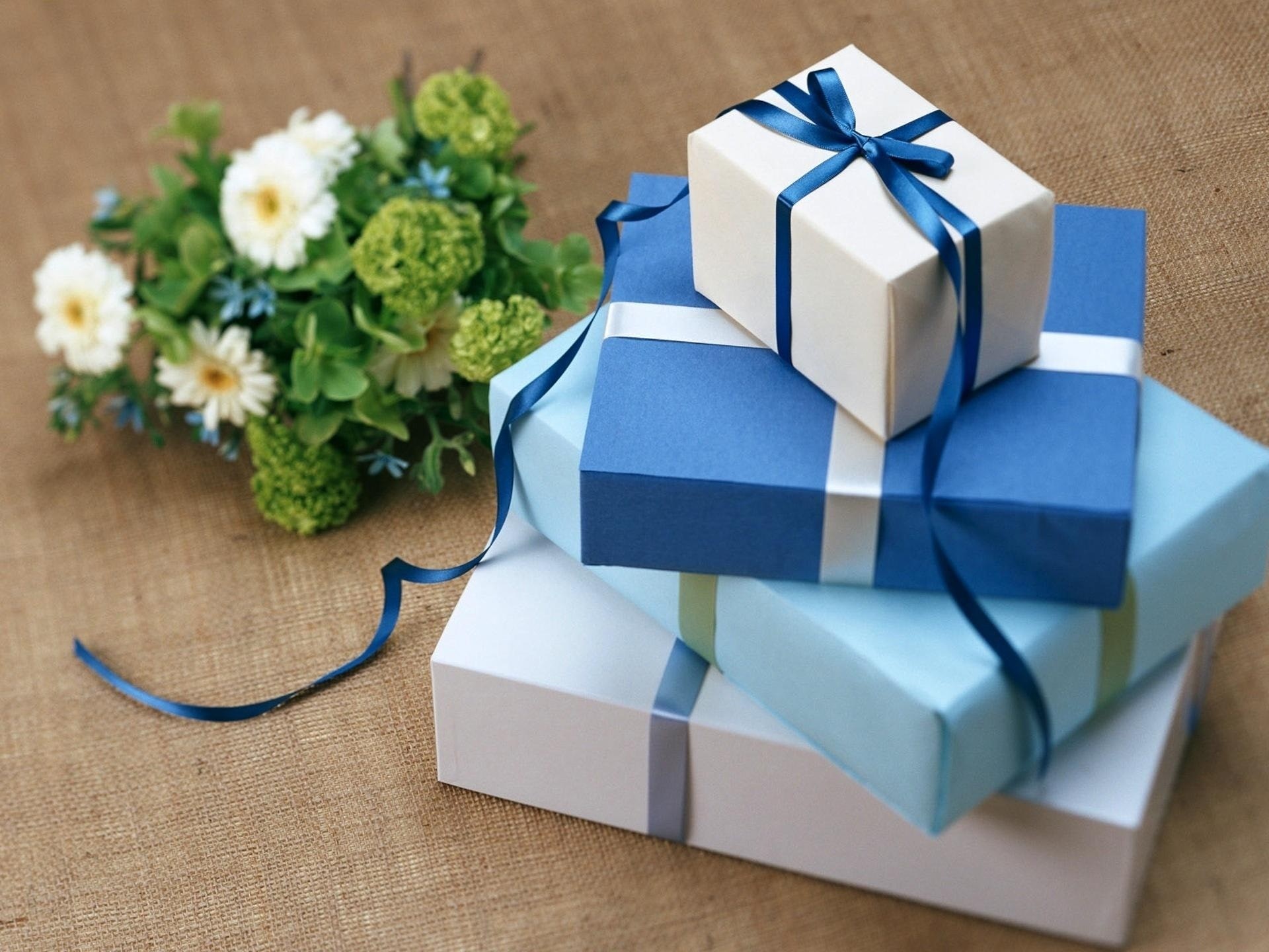 Should You Give A Gift To A Wedding You Can’t Attend?