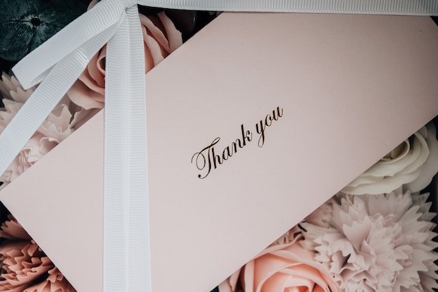 How to Thank Your Guests and Vendors After Your Wedding