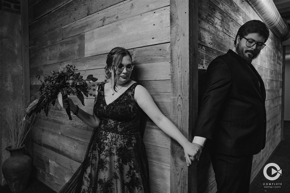Planning on Skipping the First Look? Here’s What Des Moines Couples Should Know