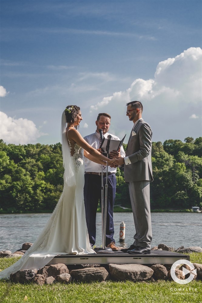 Vow Writing Tips from Wedding Experts