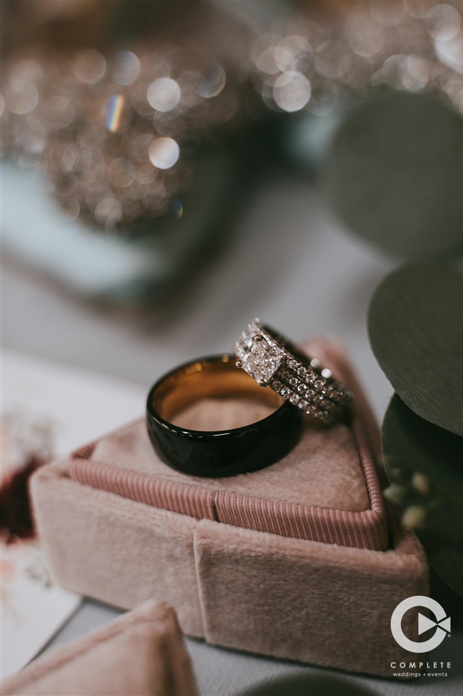 How to Pick Your Wedding Bands