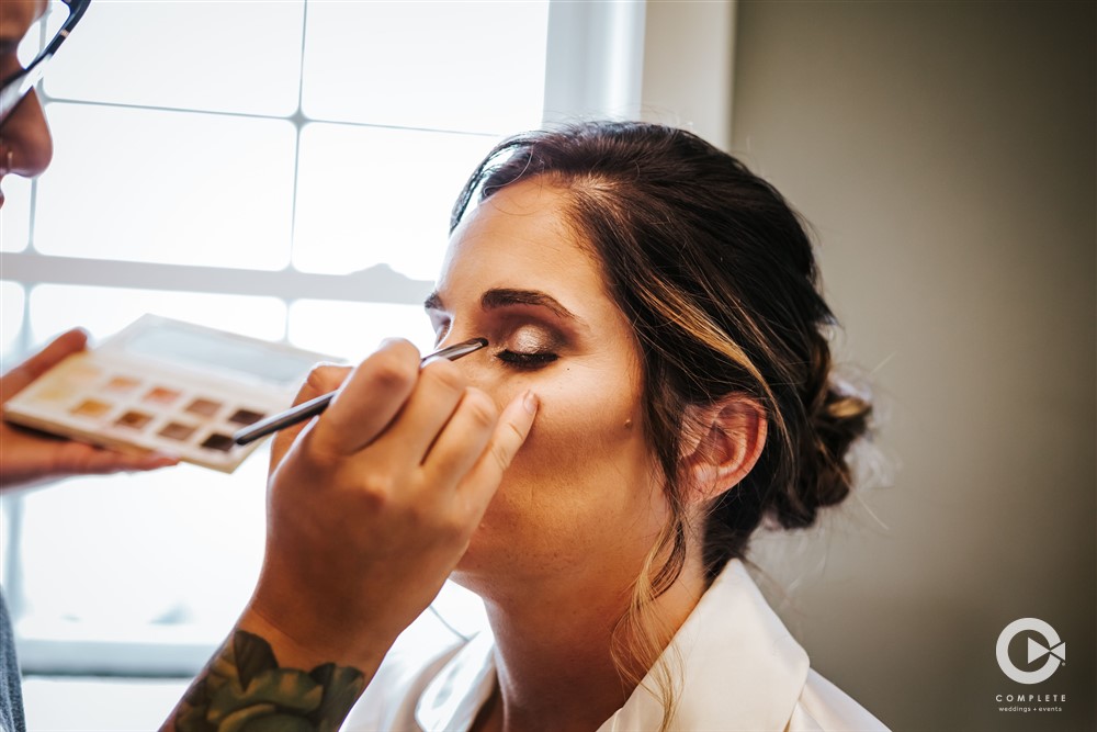 Wedding Tipping Your Makeup Artist