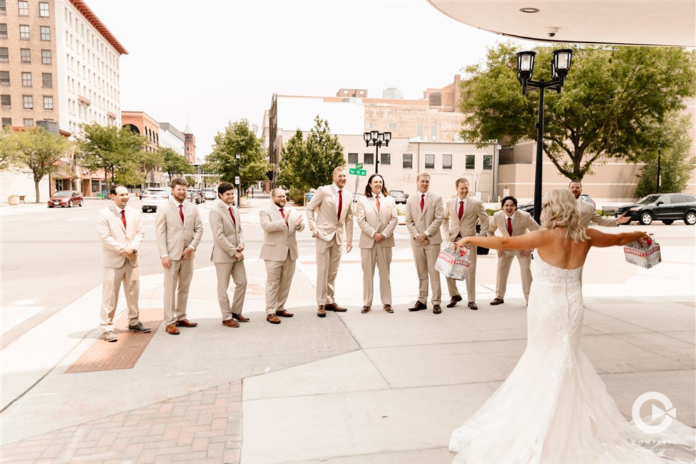 photos with groomsmen