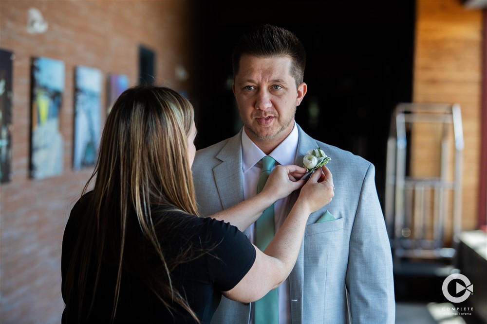 Groom getting ready with Coordinator