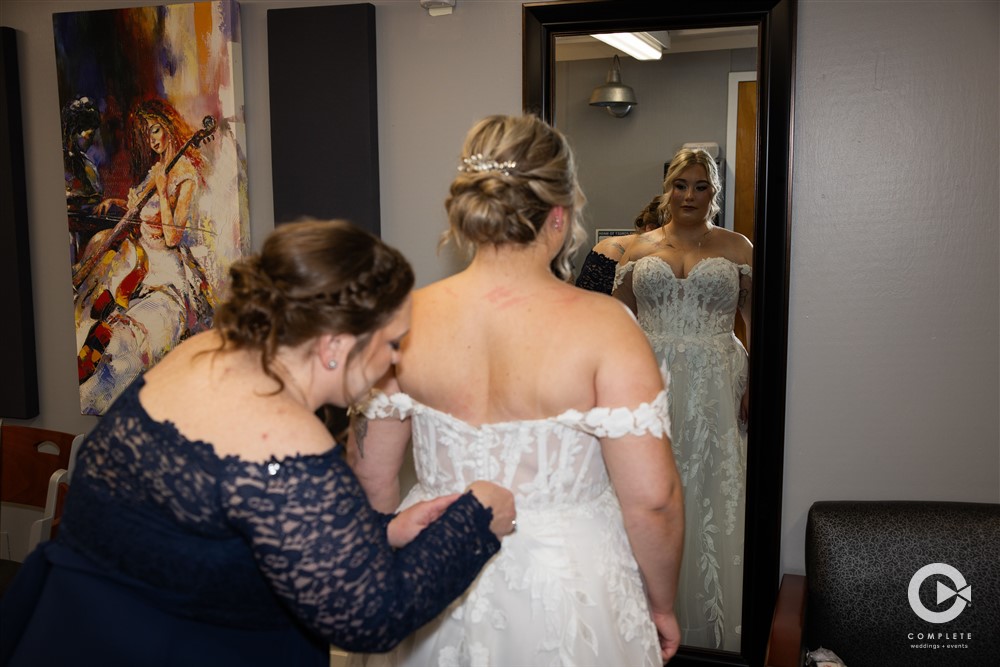 Bride getting ready at MN Discovery Center