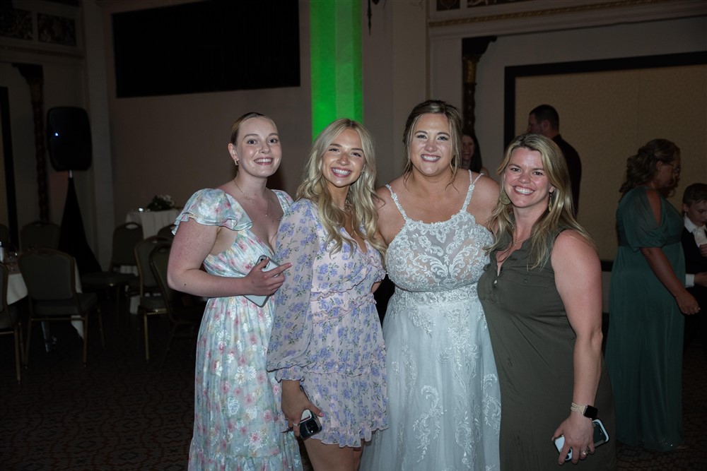 Bride and her friends at Greysolon- Moorish room