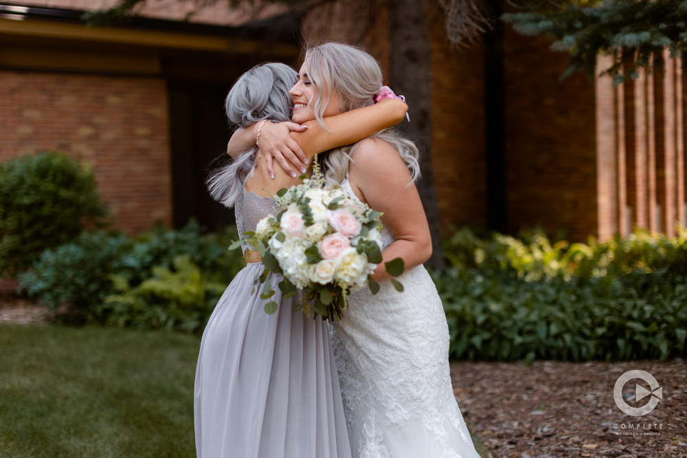 bride and maid of honor