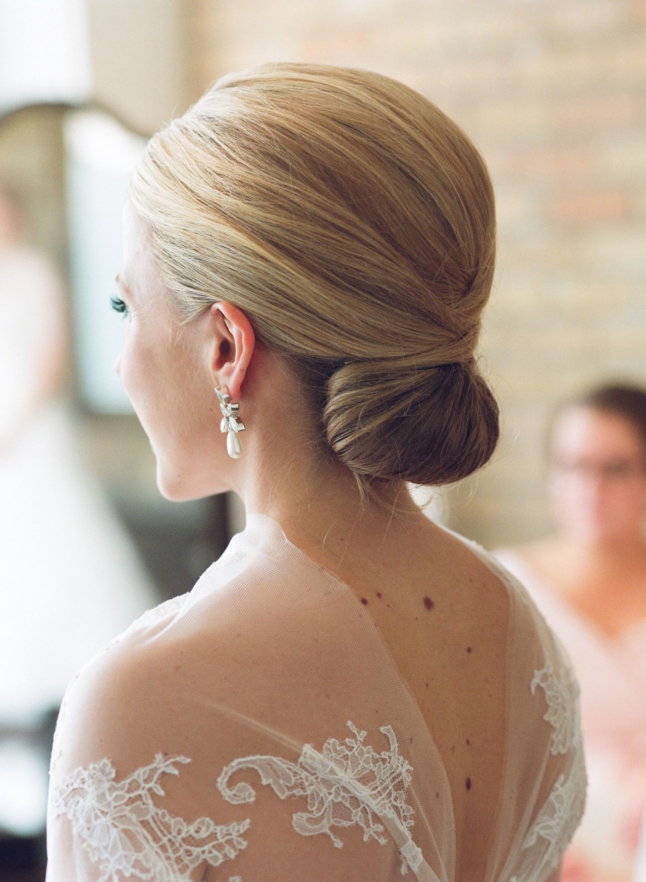 Bridal hairstyle bun