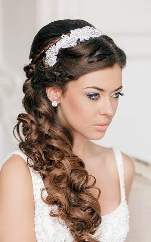 Girls-Side-Ponytail-Bridesmaid-Hairstyles-Trends