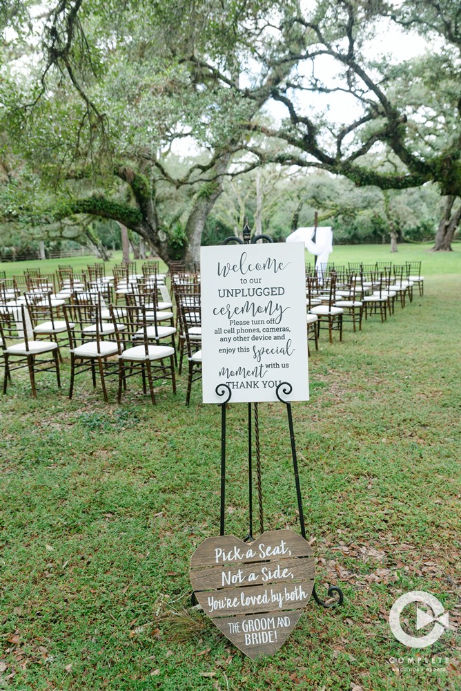 Arching Oaks Ranch outdoor ceremony