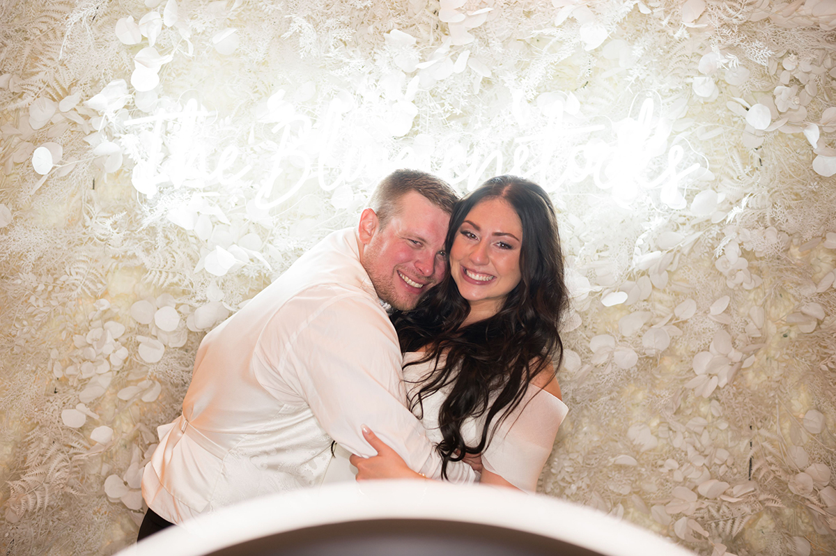 Complete weddings + events Photo Booth