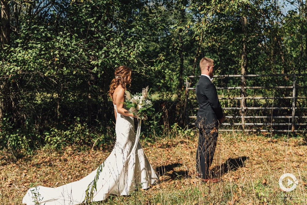 FIRST LOOK, LOVE, WEDDING, DRESS, BOUQUET