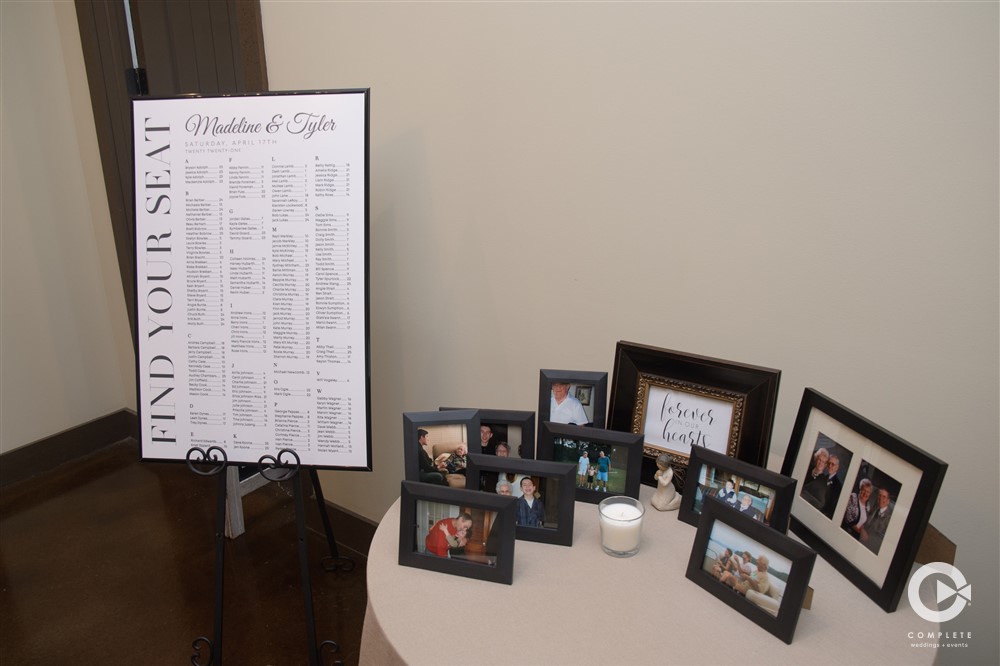 Table number, table decor. seating chart